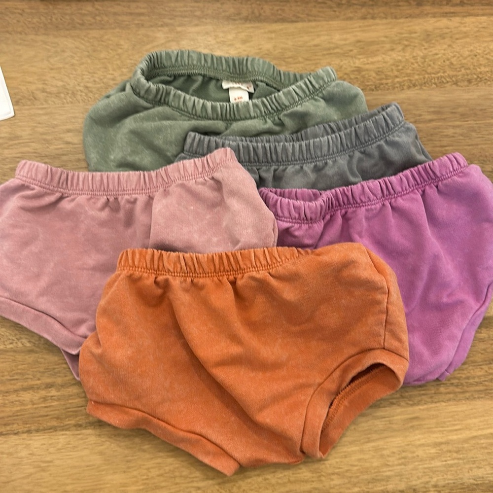 5 pairs of bloomers
